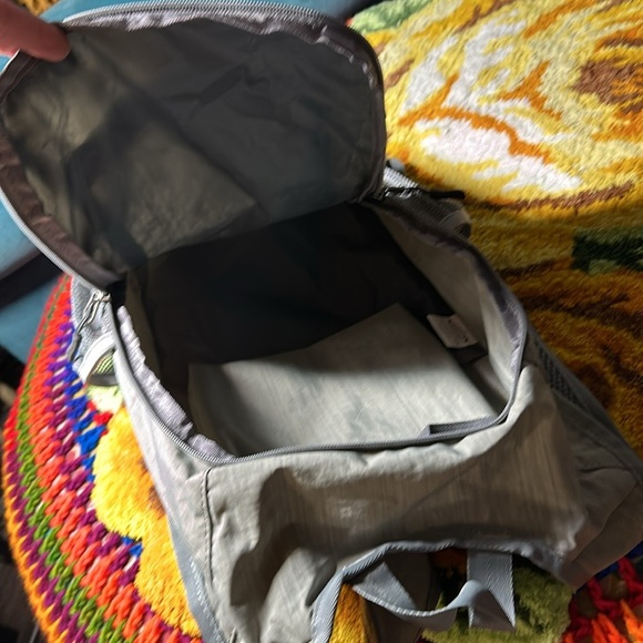 G4 free gray lightweight nylon backpack - Picture 11 of 16